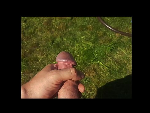 ❤️ Hete hottie laat zich in haar roze kutje neuken en spuitend klaarkomen in een zomerse tuin ❤ Porno at us ❌️ ❌️❤